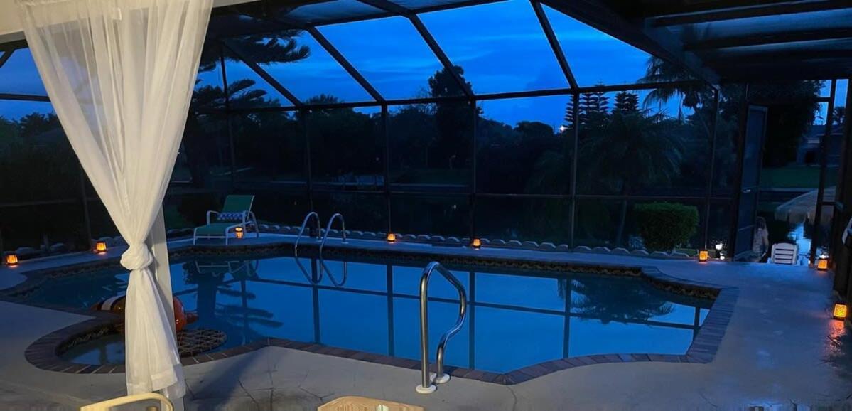 فيلا Hidden Secret Waterfront Retreat كيب كورال المظهر الخارجي الصورة